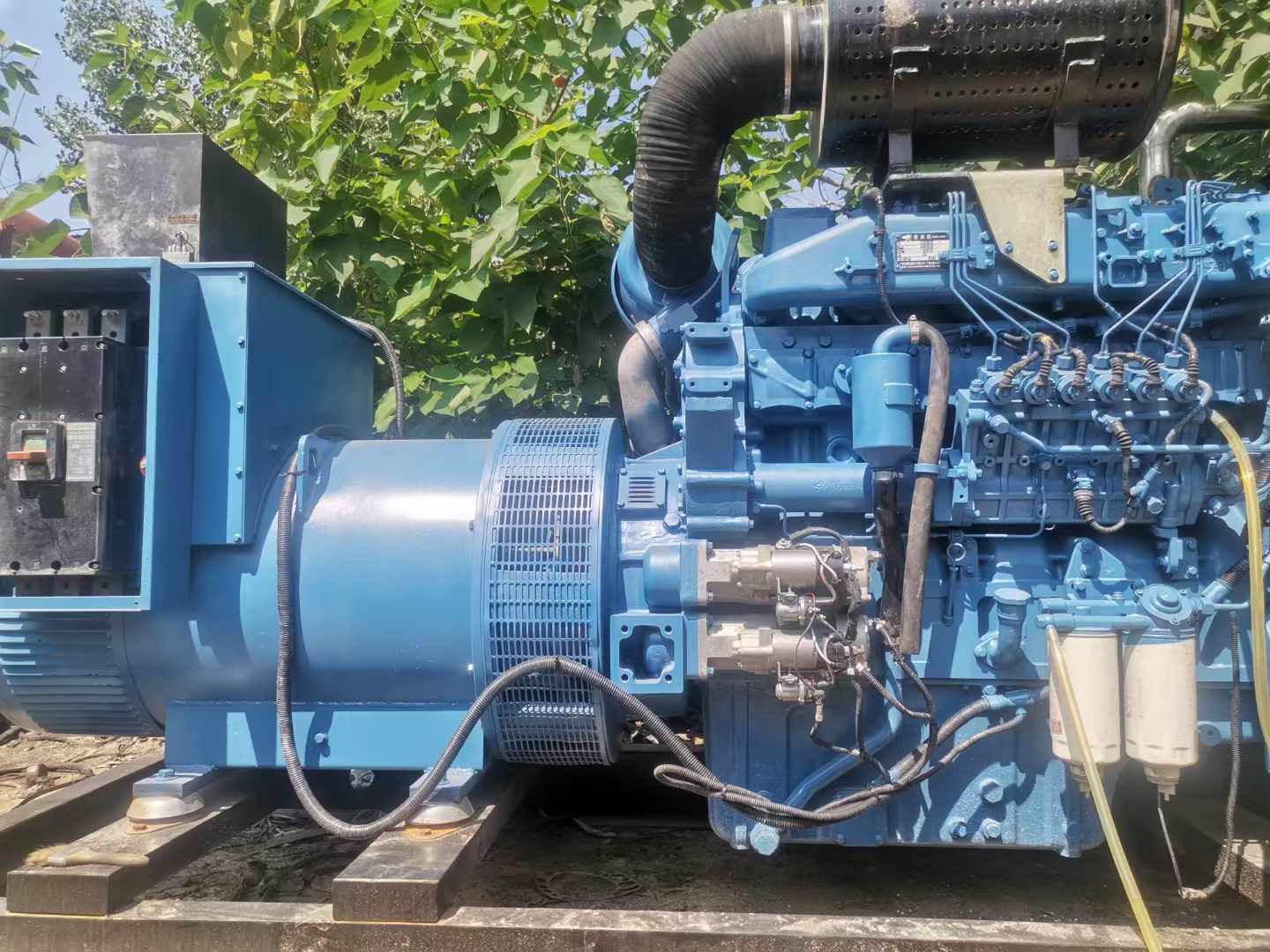 乌拉特前详细说明降低 800kW 柴油发电机输出电流波动的方法