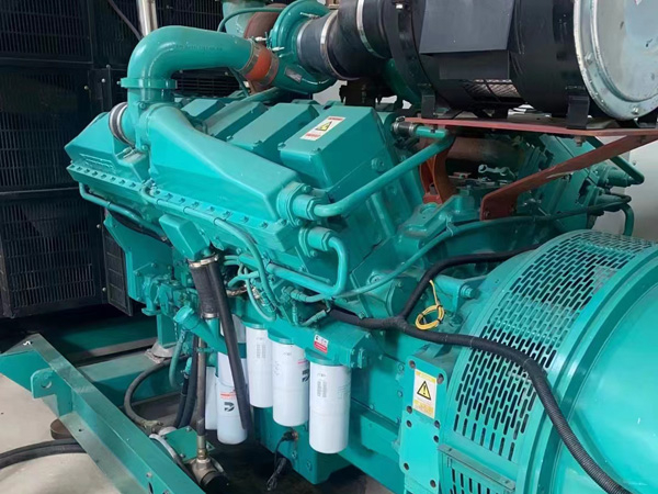 乌拉特前更换100kW柴油发电机组机油时，需要注意哪些事项？