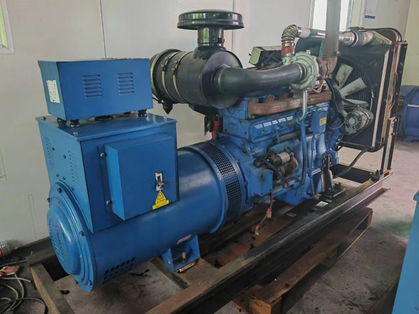 乌拉特前100kW柴油发电机组使用多级机油有哪些优缺点？